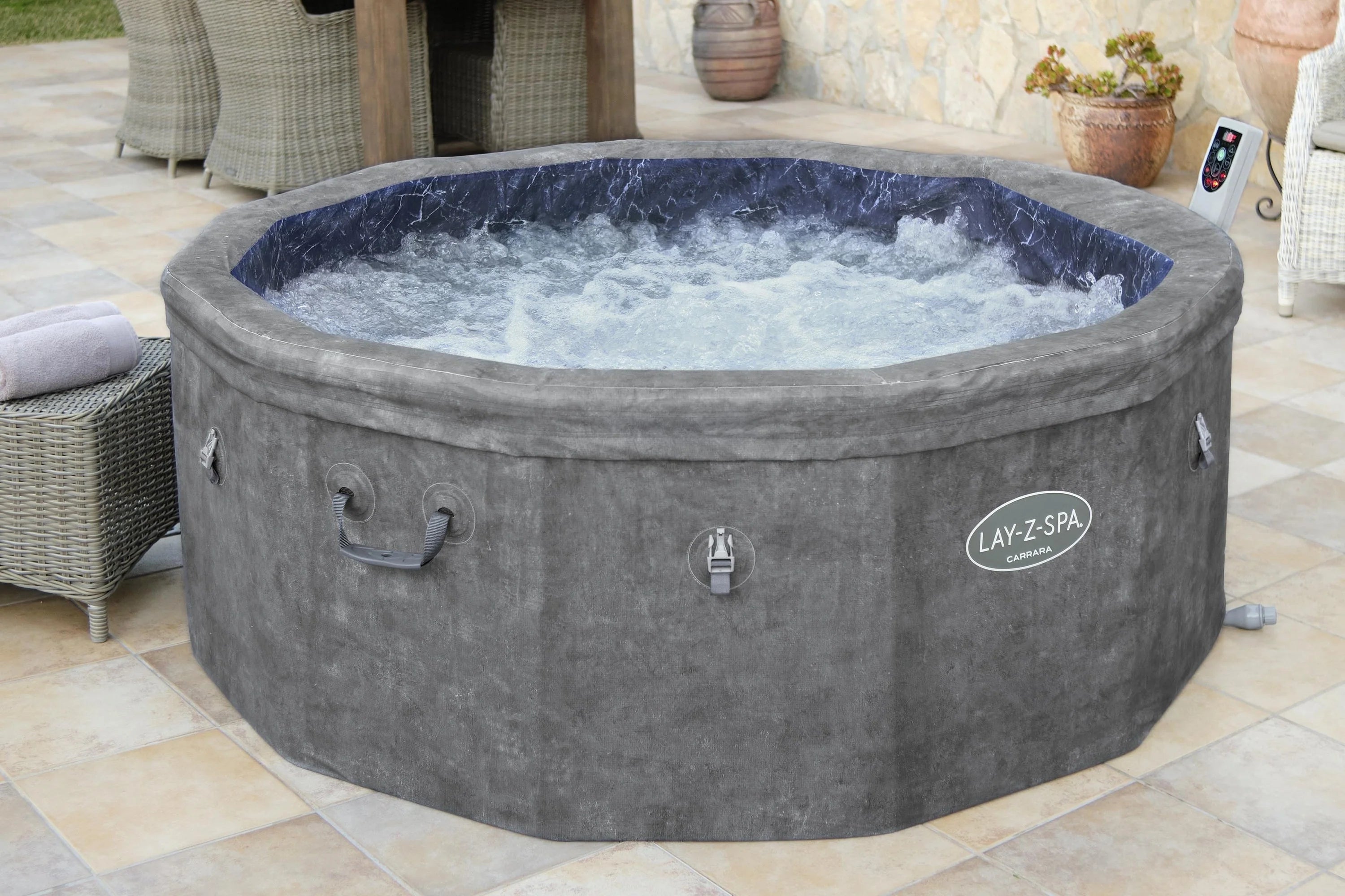 Lay-Z-Spa Carrara ThermaCore™ UltraFit™ AirJet™ Hot Tub 2
